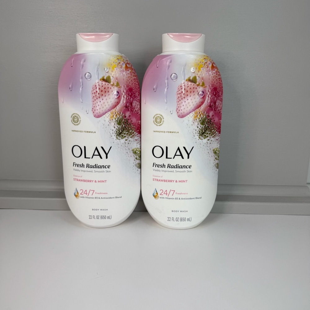 Olay Fresh Radiance Strawberry & Mint Body Wash - Pink